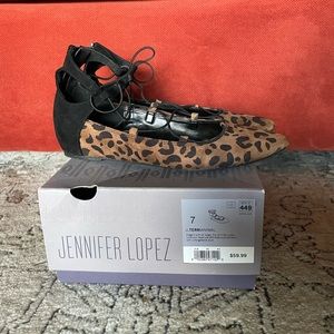 Jennifer Lopez leopard flats